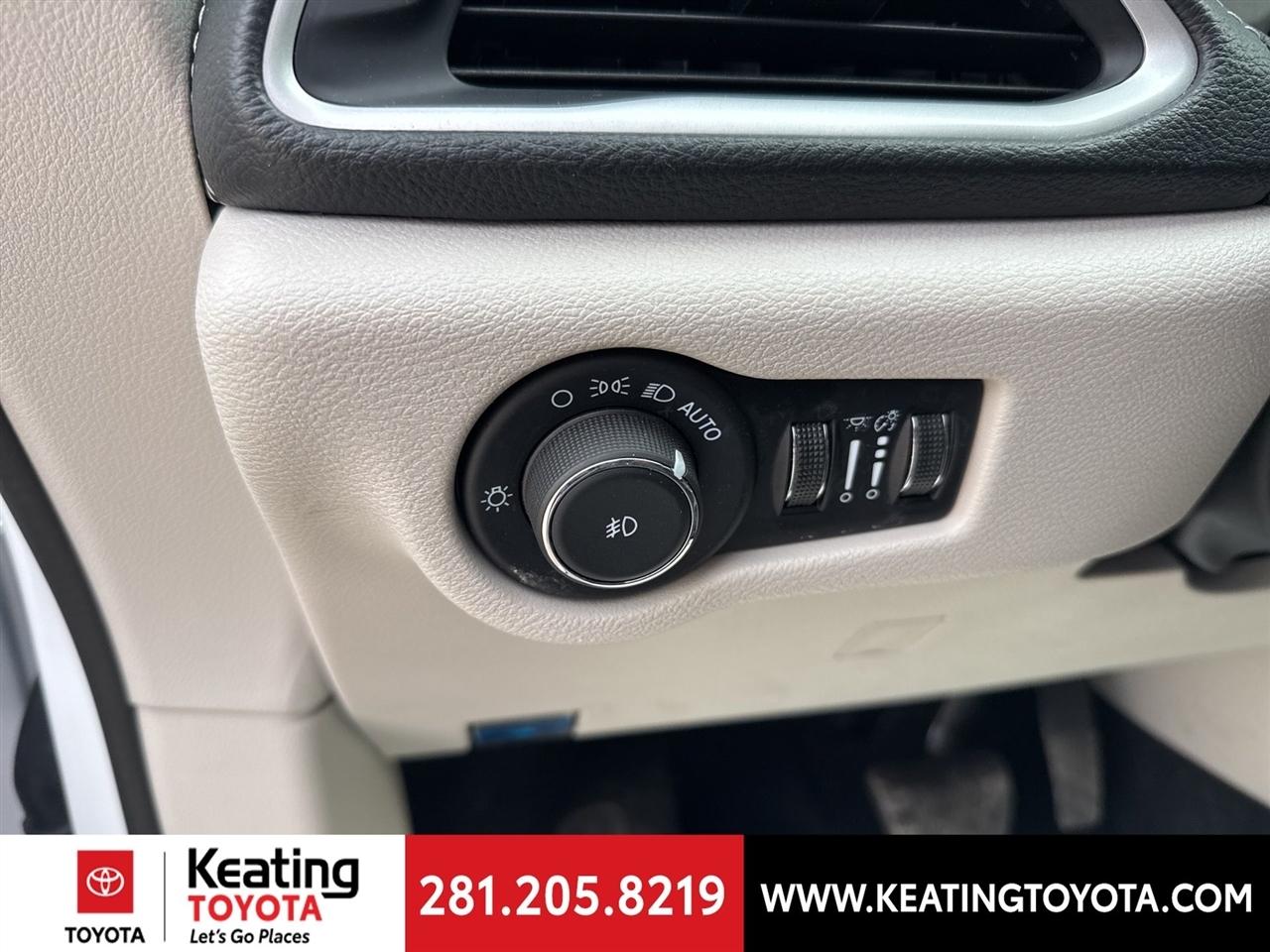 Chrysler Pacifica Hybrid Select 2024