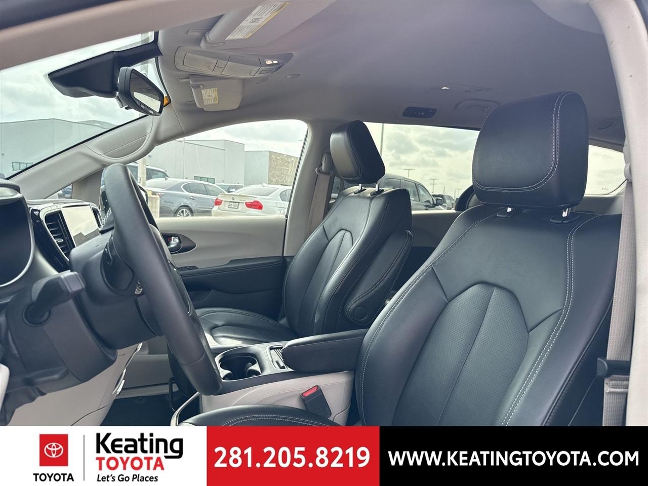 Chrysler Pacifica Hybrid Select 2024