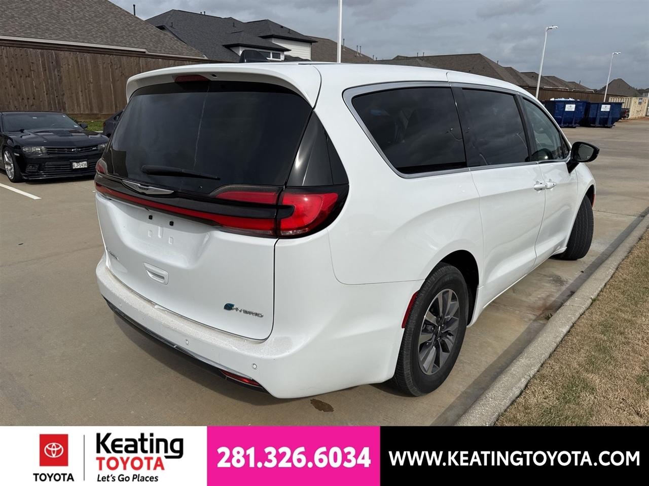 Chrysler Pacifica Hybrid Select 2024