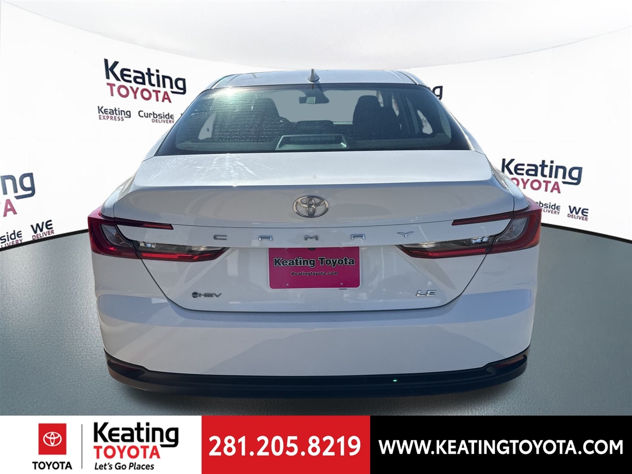 Toyota Camry Hybrid XLE 2025