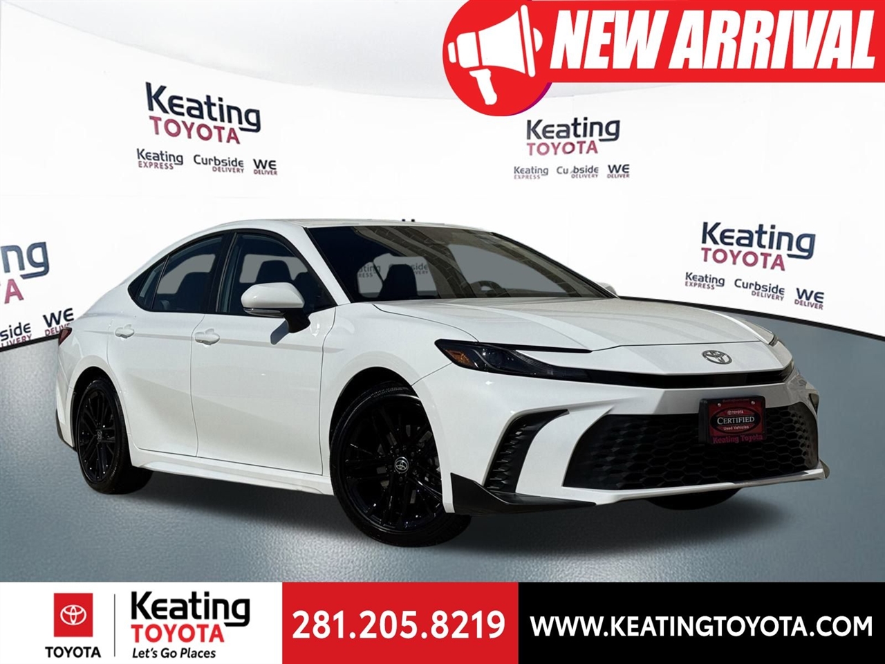 Toyota Camry Hybrid XLE 2025