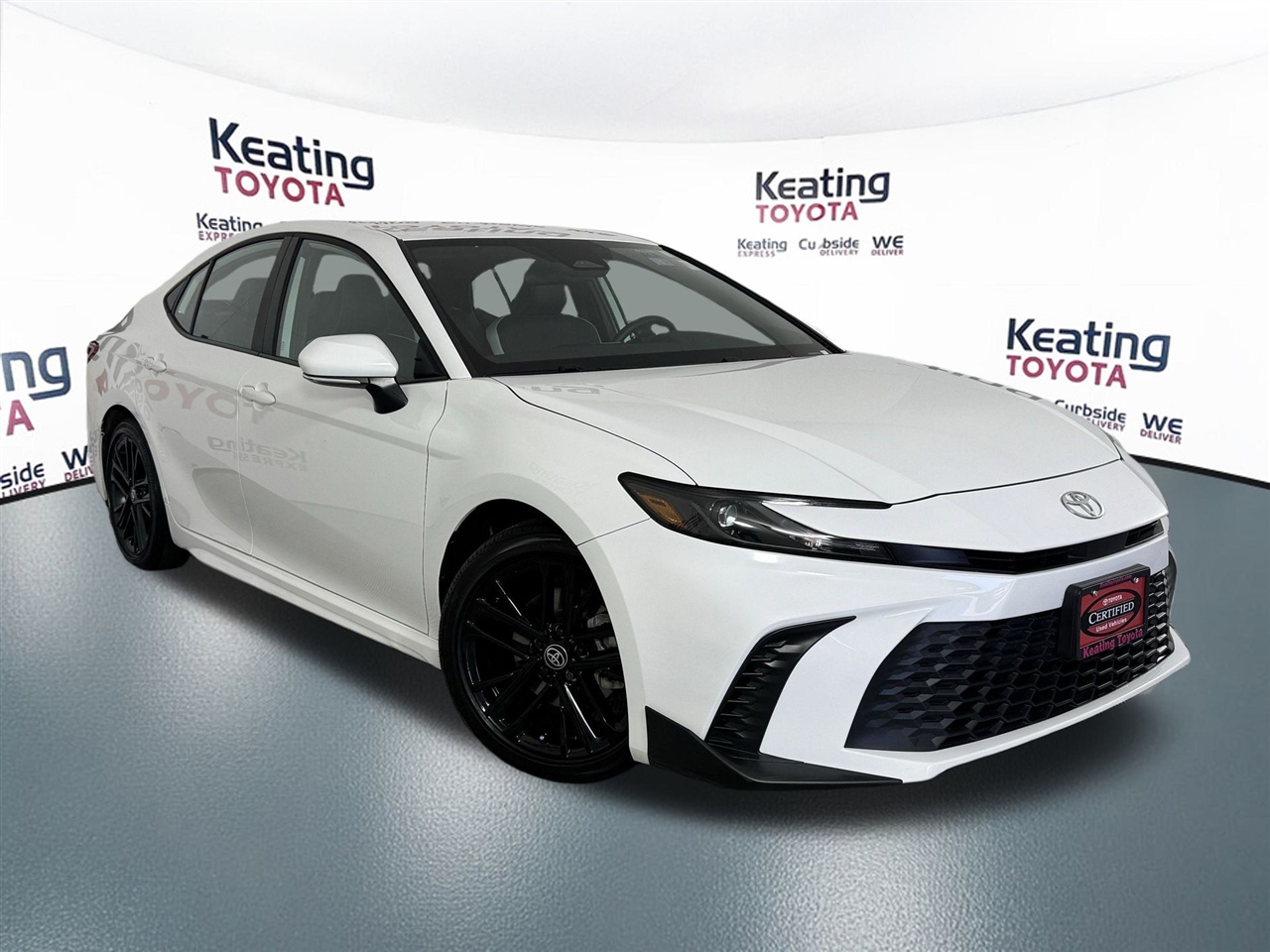 Toyota Camry Hybrid XLE 2025