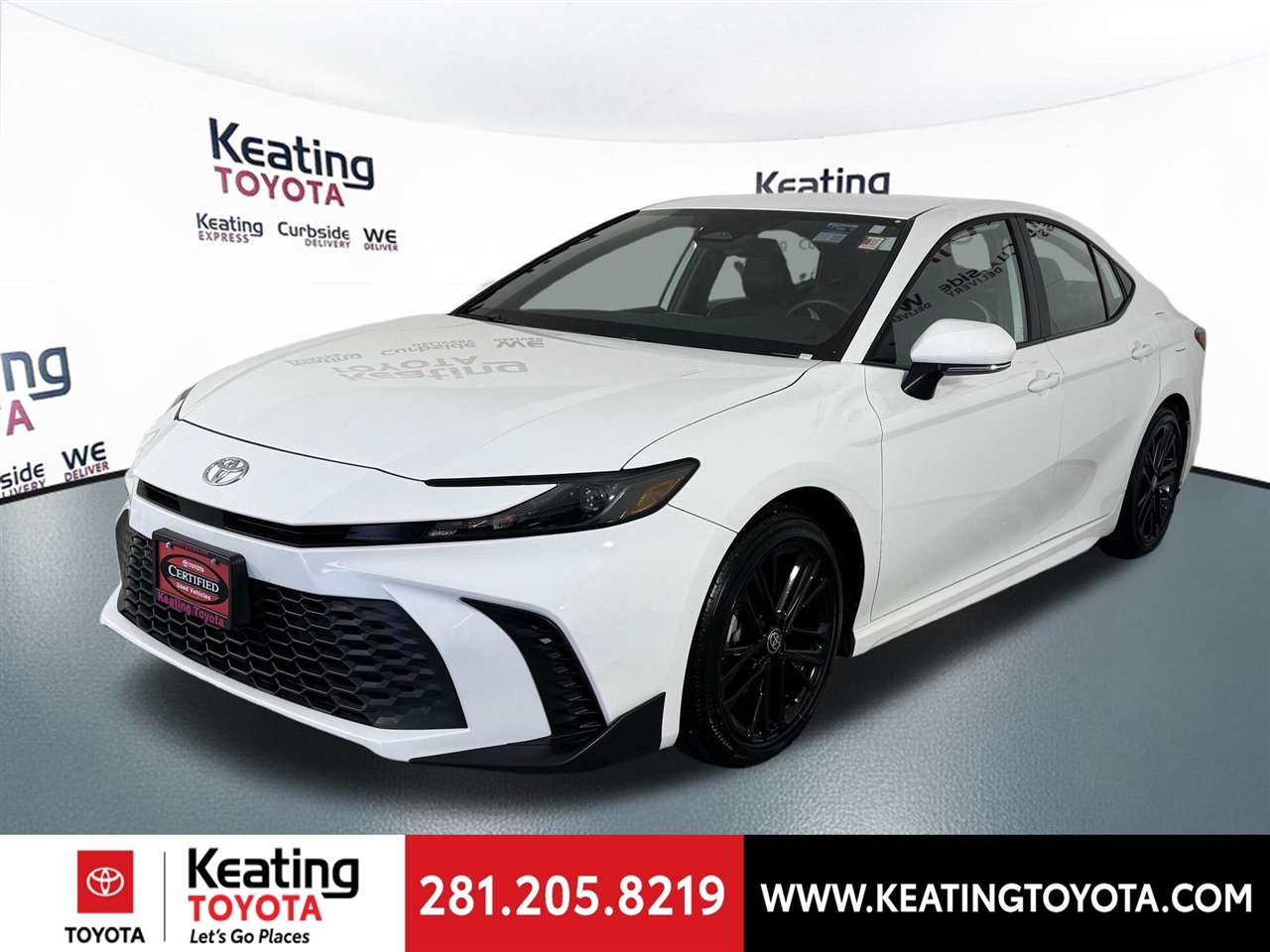 Toyota Camry Hybrid XLE 2025