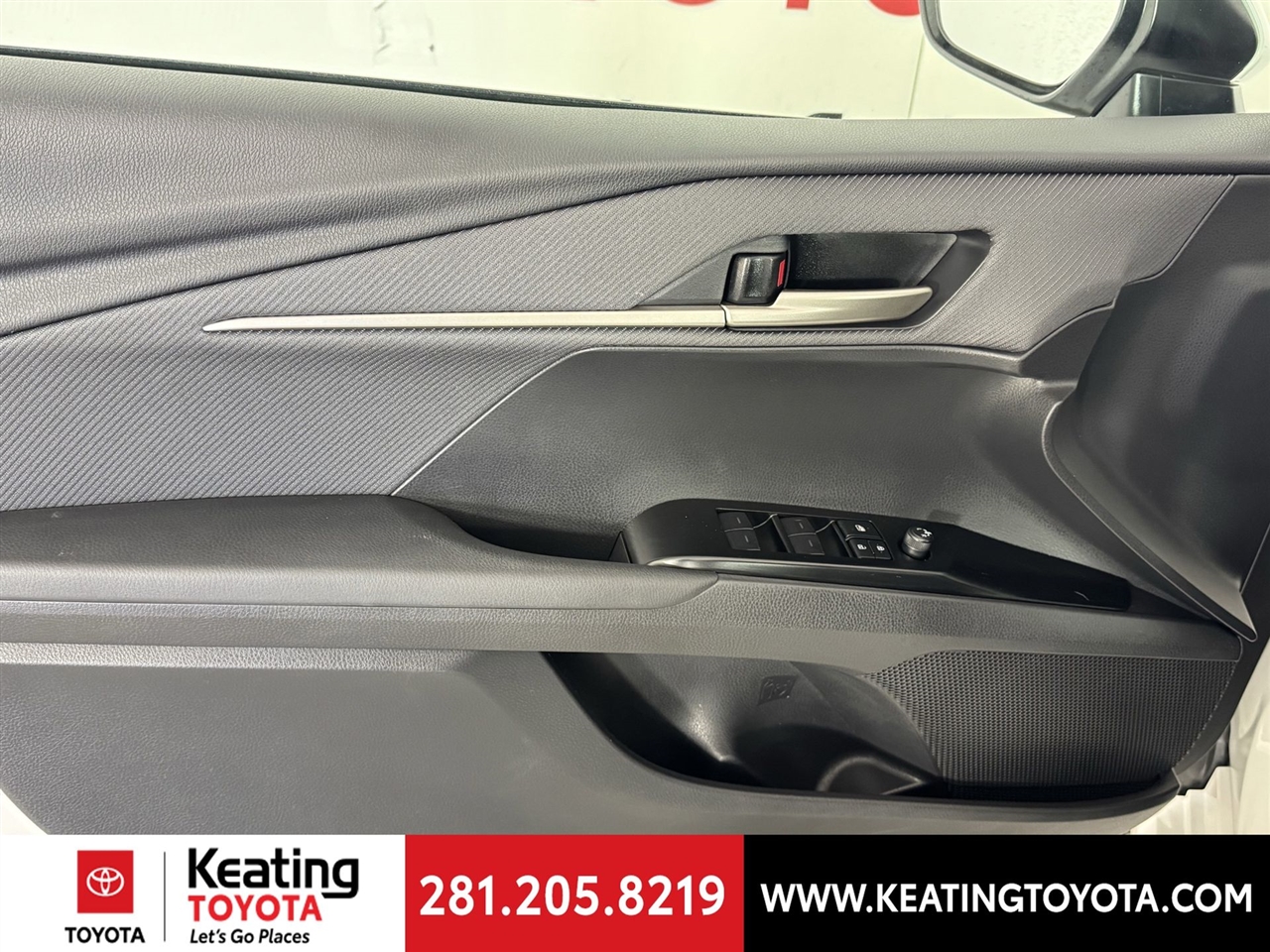 Toyota Camry Hybrid XLE 2025