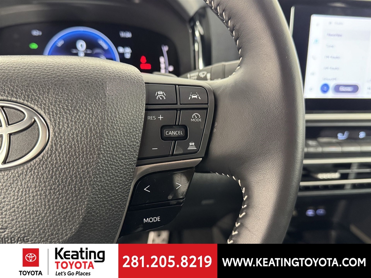 Toyota Camry Hybrid XLE 2025