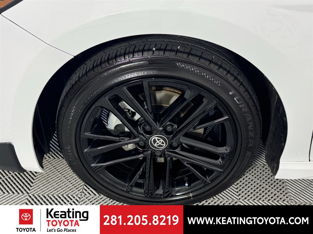 Toyota Camry Hybrid XLE 2025