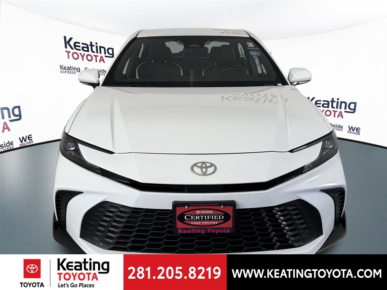 Toyota Camry Hybrid XLE 2025