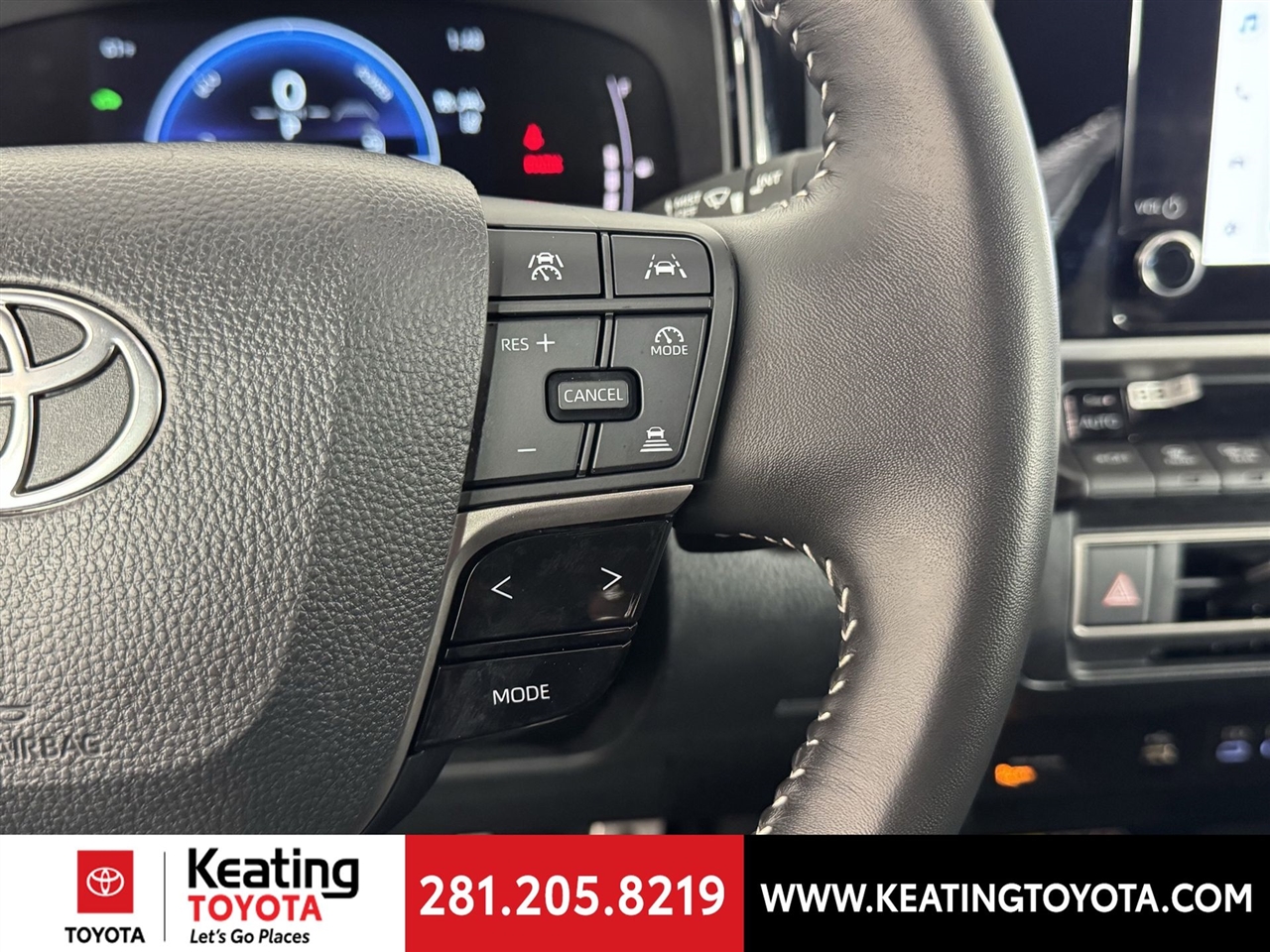 Toyota Camry Hybrid XLE 2025