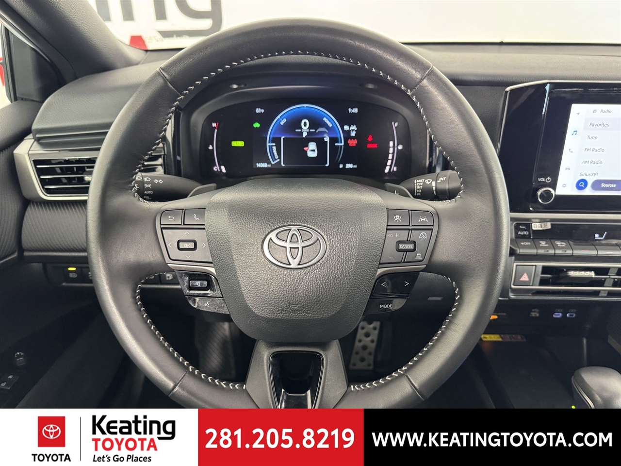 Toyota Camry Hybrid XLE 2025