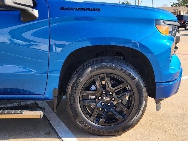 Chevrolet Silverado 1500 Custom Crew Cab 2WD 2023