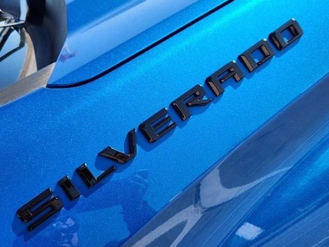 Chevrolet Silverado 1500 Custom Crew Cab 2WD 2023