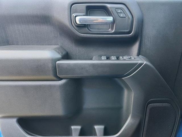 Chevrolet Silverado 1500 Custom Crew Cab 2WD 2023