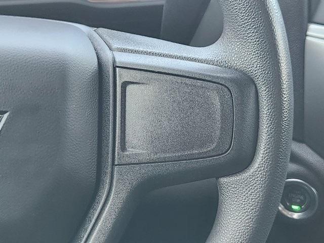 Chevrolet Silverado 1500 Custom Crew Cab 2WD 2023