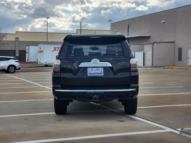 Toyota 4Runner Limited 2WD V6 2017