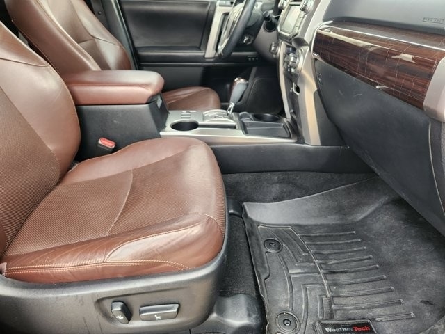 Toyota 4Runner Limited 2WD V6 2017