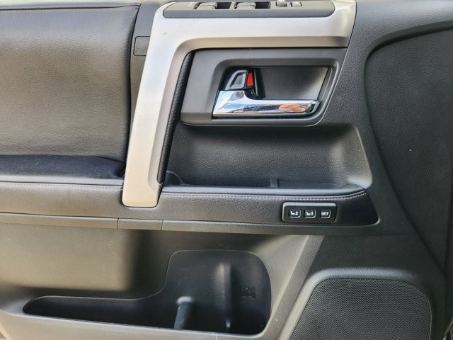 Toyota 4Runner Limited 2WD V6 2017