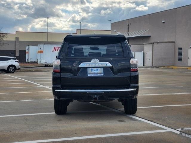 Toyota 4Runner Limited 2WD V6 2017