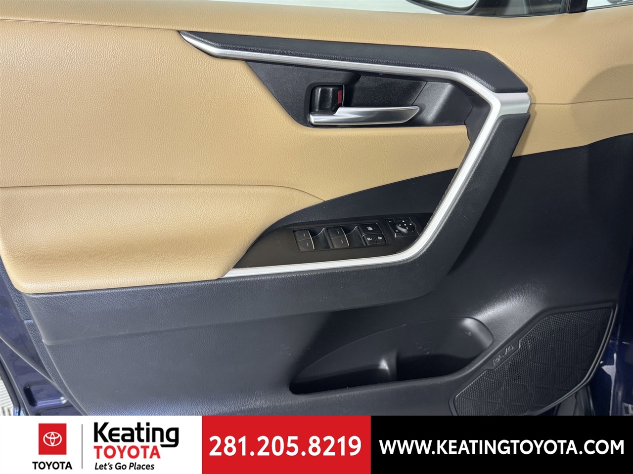 Toyota RAV4 XLE Premium 2024