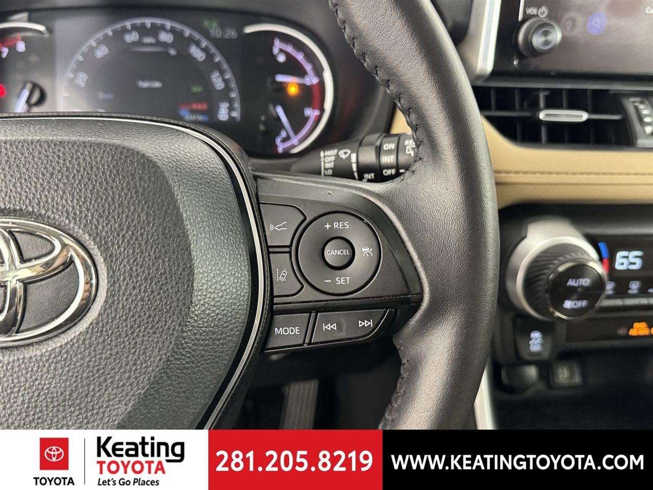 Toyota RAV4 XLE Premium 2024