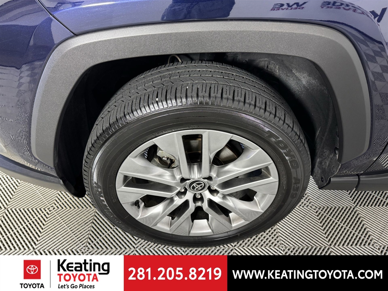 Toyota RAV4 XLE Premium 2024