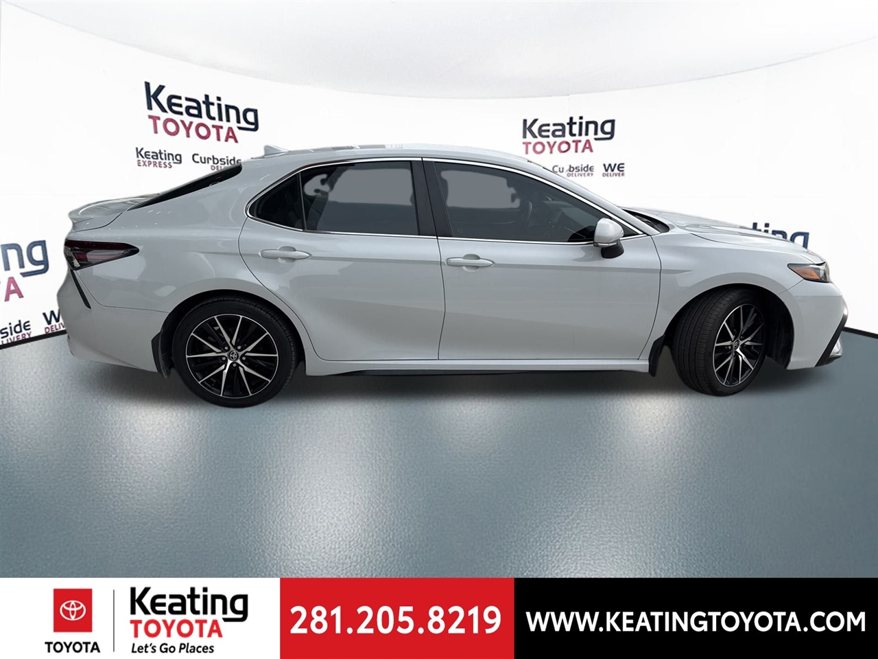 Toyota Camry SE 2024