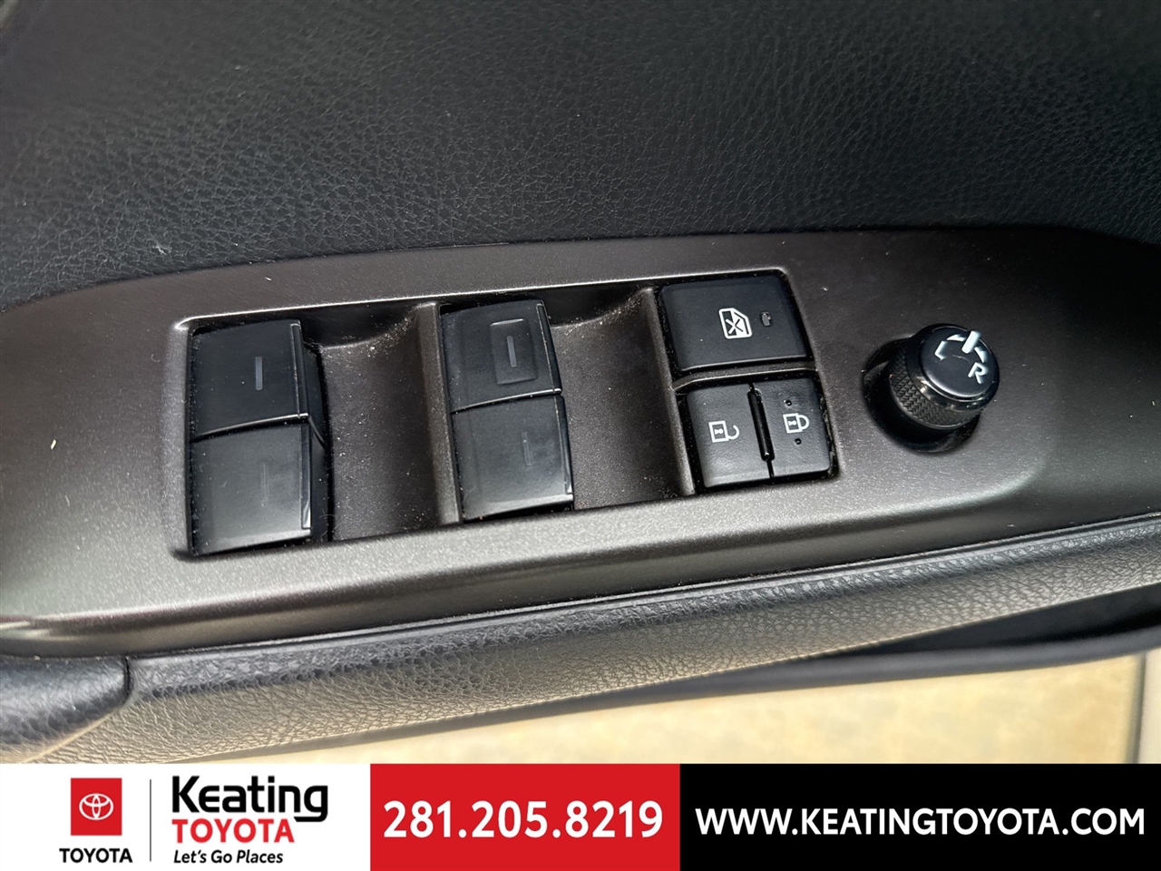 Toyota Camry SE 2024