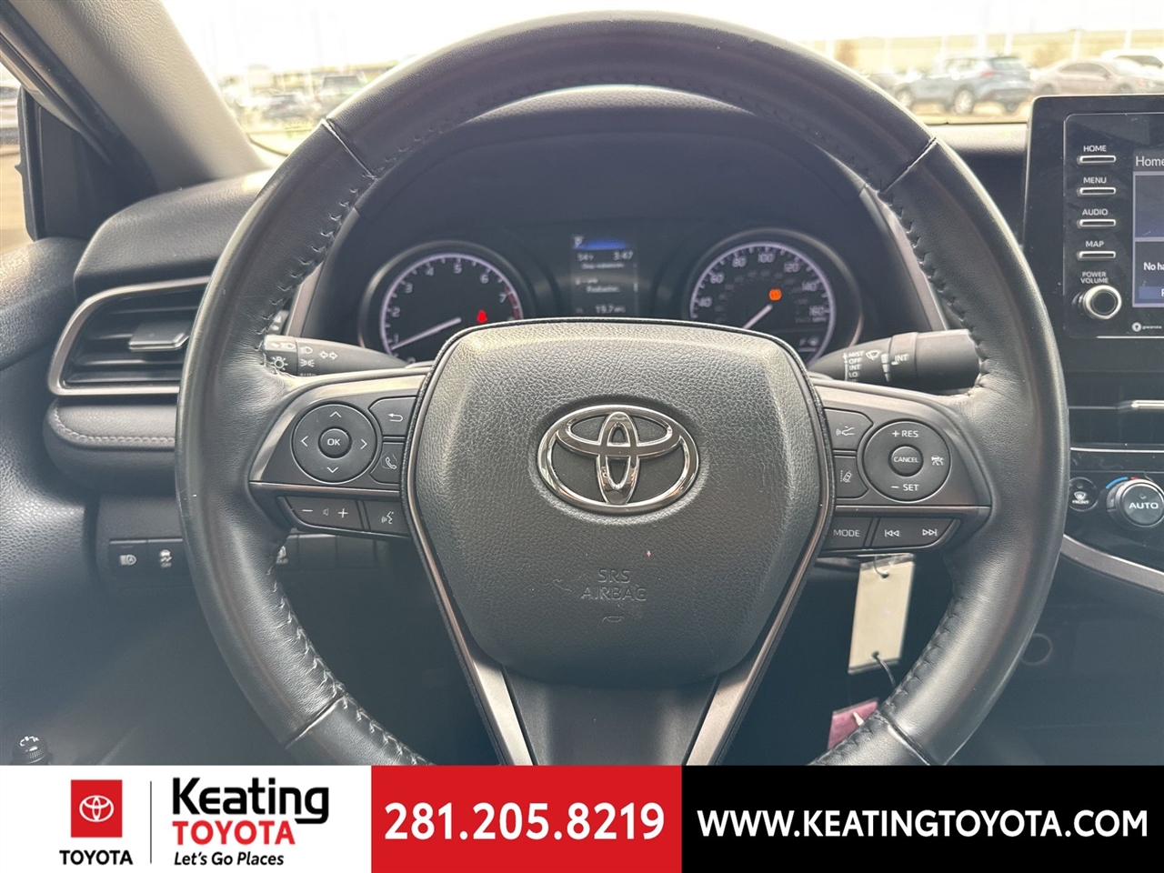 Toyota Camry SE 2024