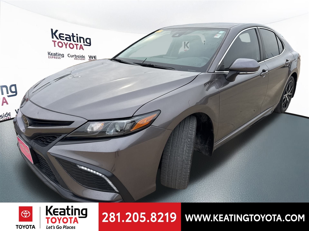 Toyota Camry SE 2023