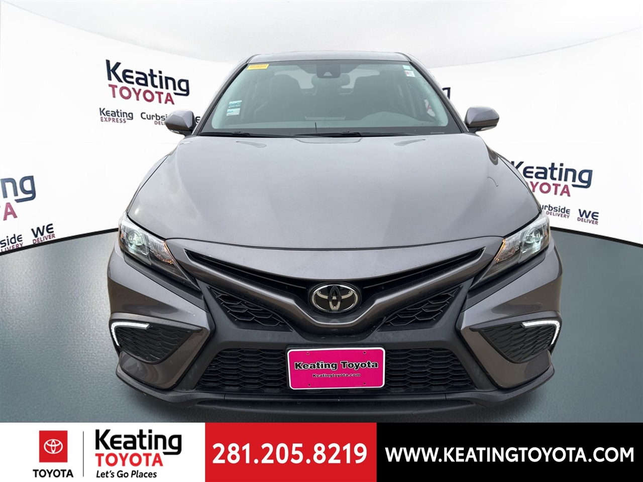 Toyota Camry SE 2023