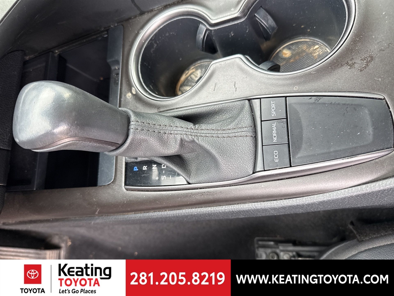 Toyota Camry SE 2023