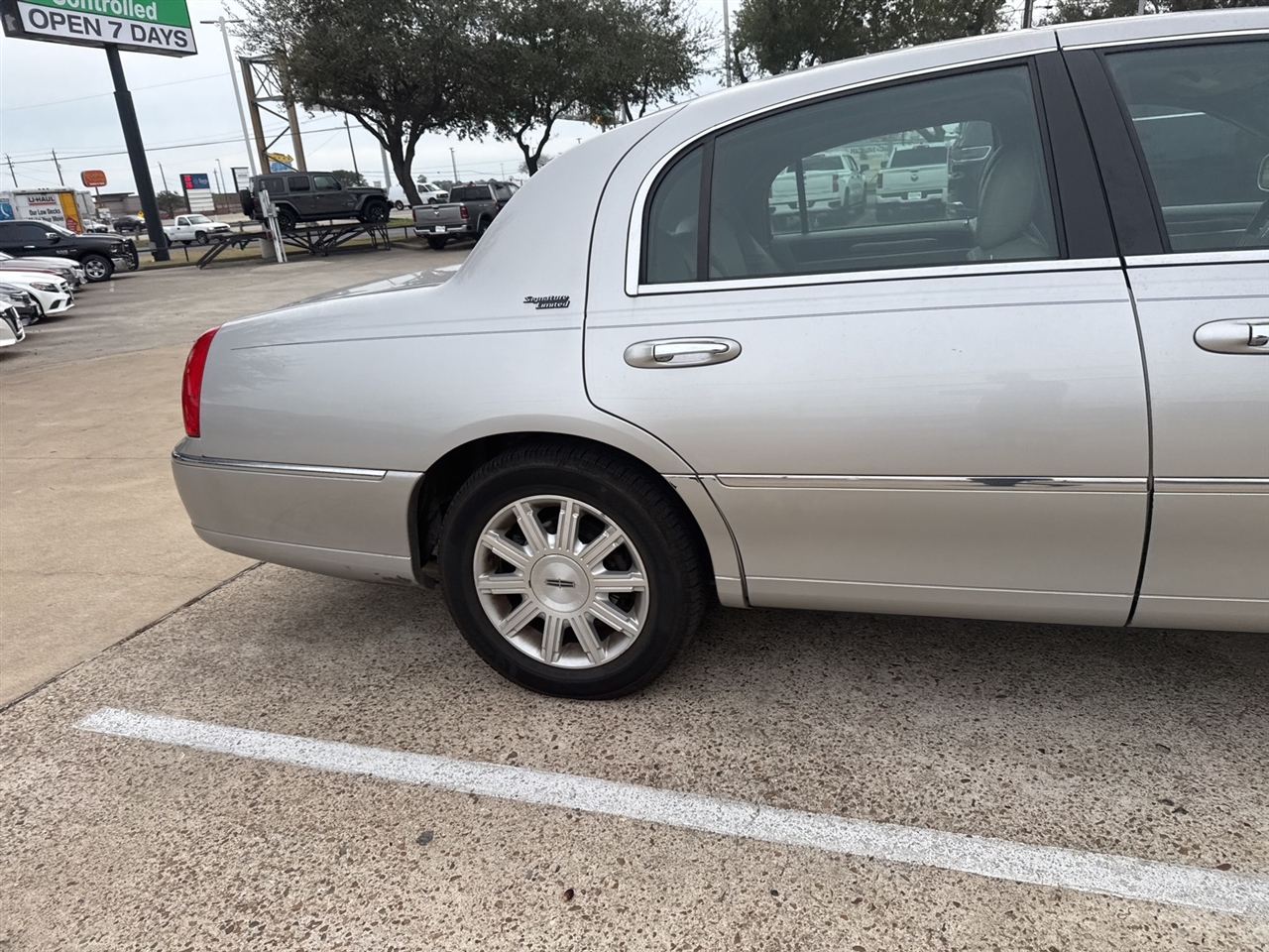 Lincoln Town Car Signature Limited 2009