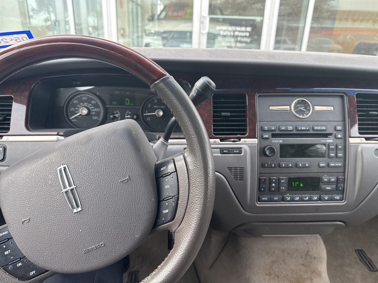 Lincoln Town Car Signature Limited 2009