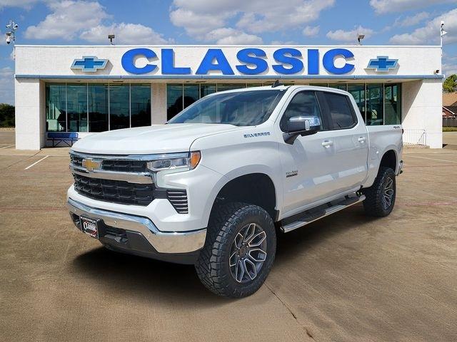 Chevrolet Silverado 1500 LT Crew Cab 4WD 2026