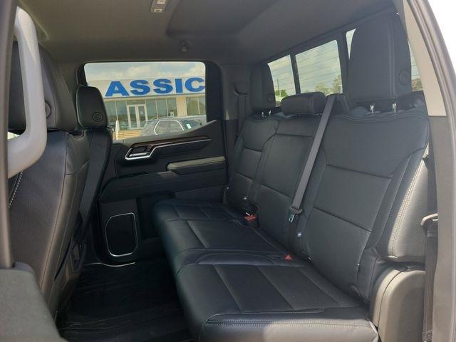 Chevrolet Silverado 1500 LT Crew Cab 4WD 2026