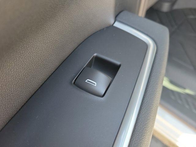 Chevrolet Silverado 1500 LT Crew Cab 4WD 2026