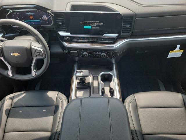 Chevrolet Silverado 1500 LT Crew Cab 4WD 2026