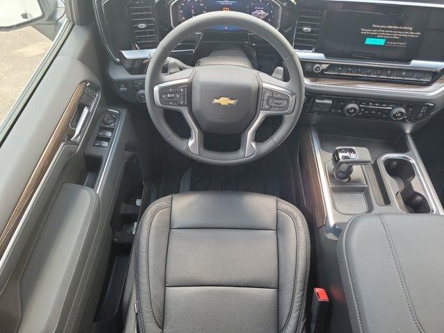 Chevrolet Silverado 1500 LT Crew Cab 4WD 2026