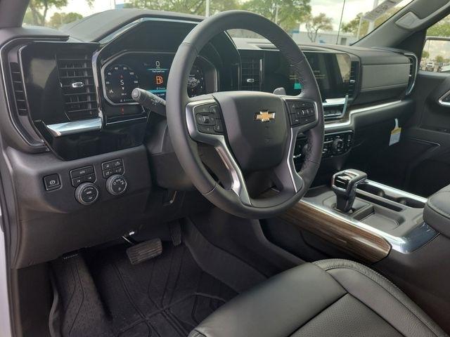 Chevrolet Silverado 1500 LT Crew Cab 4WD 2026