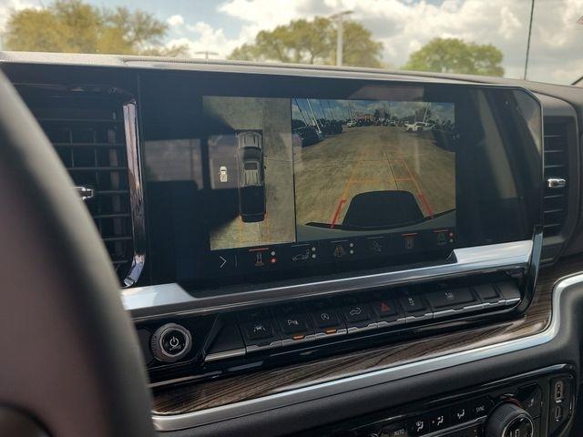 Chevrolet Silverado 1500 LT Crew Cab 4WD 2026