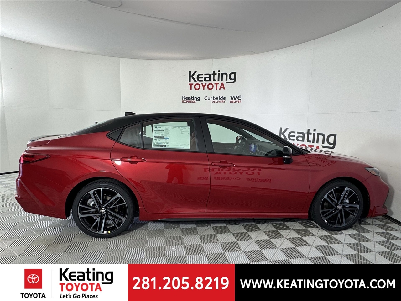 Toyota Camry Hybrid XLE 2026