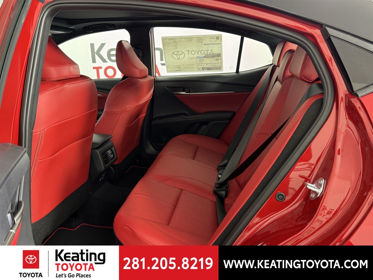 Toyota Camry Hybrid XLE 2026