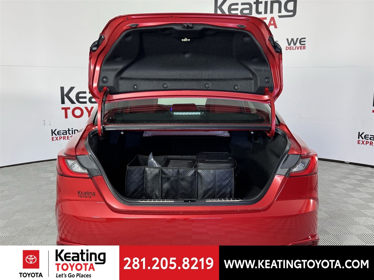 Toyota Camry Hybrid XLE 2026