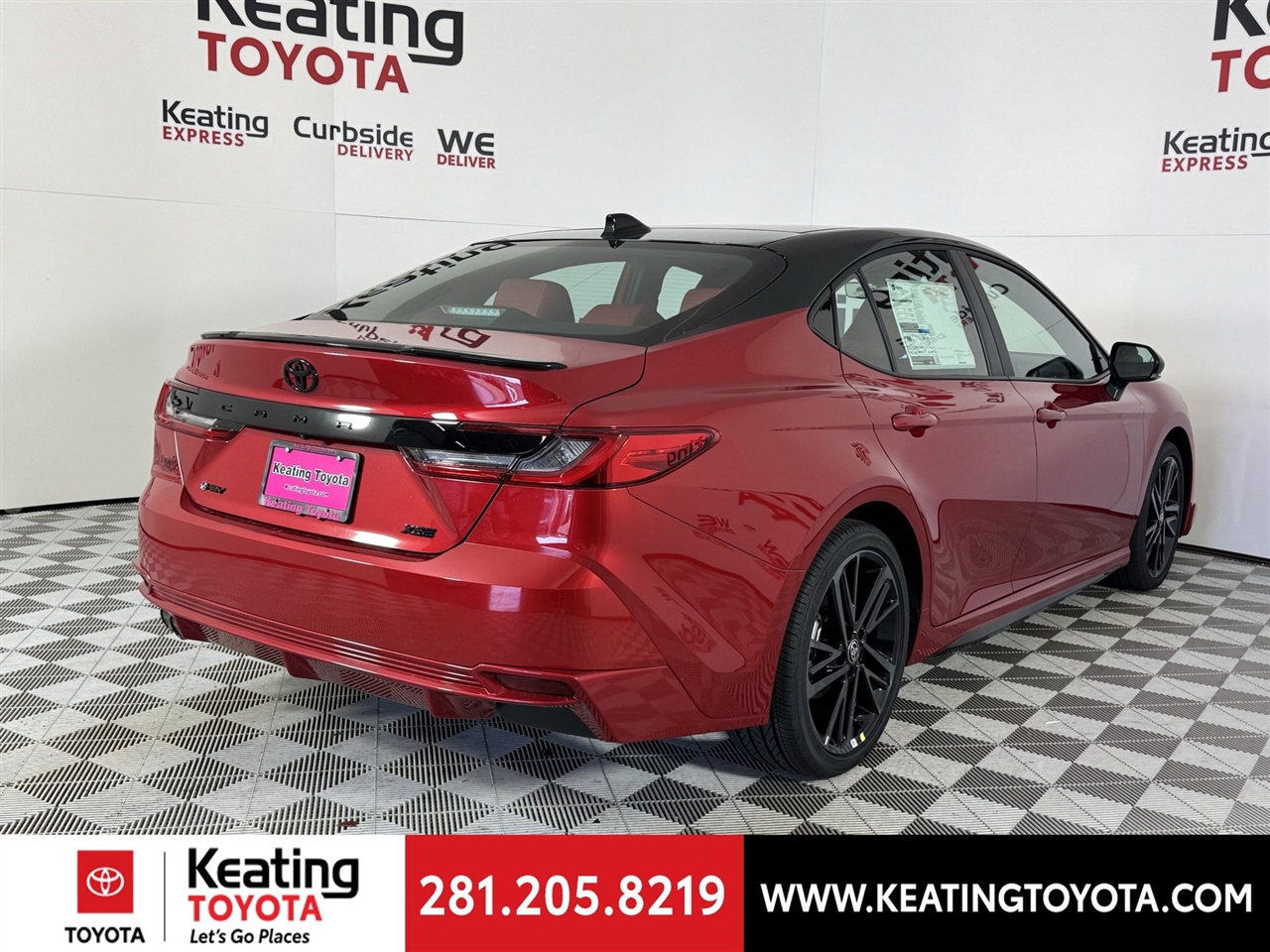 Toyota Camry Hybrid XLE 2026