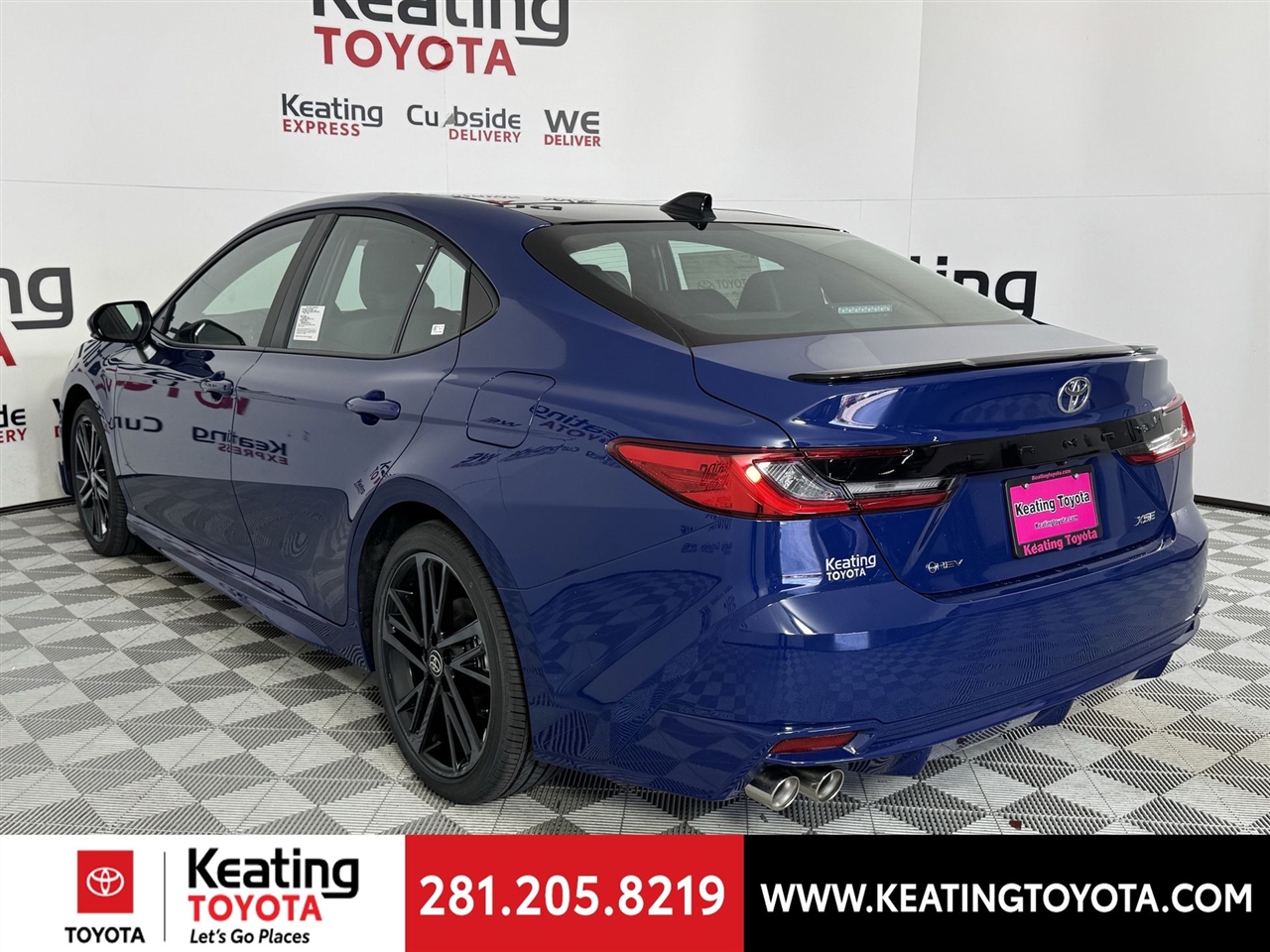 Toyota Camry Hybrid XLE 2026