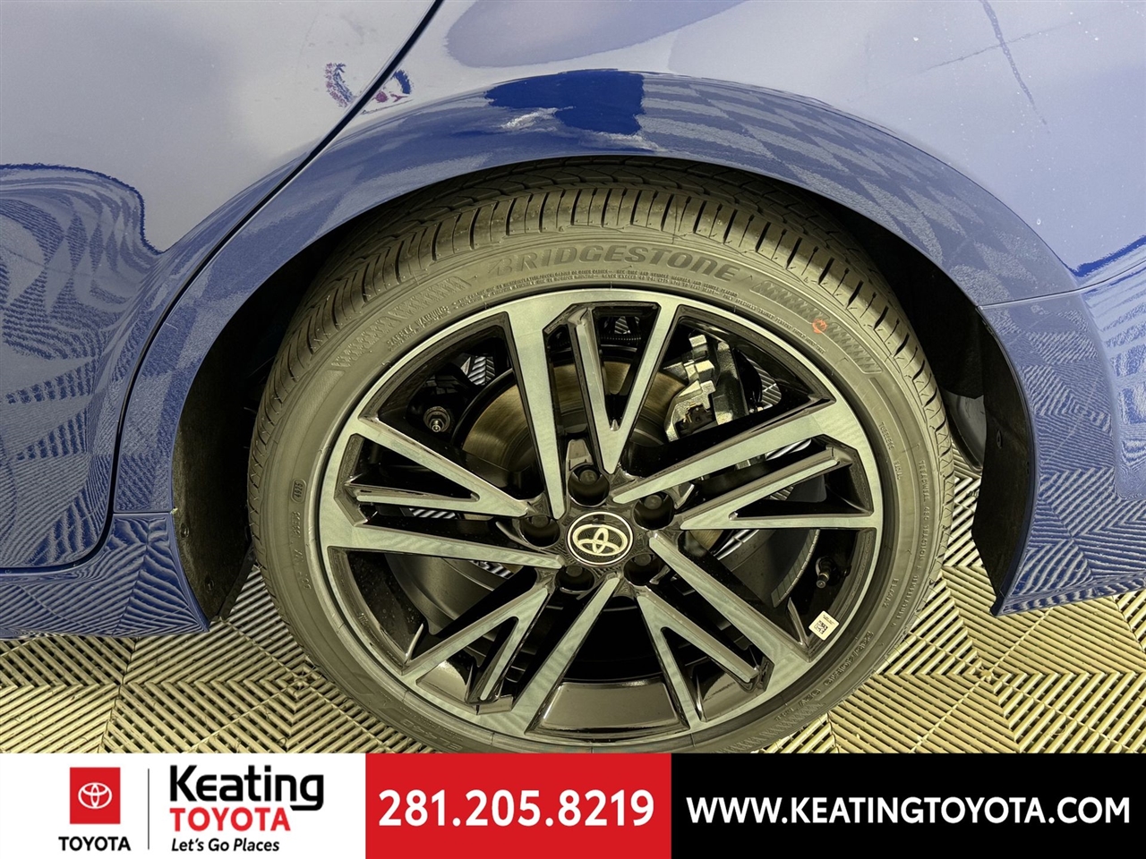 Toyota Camry Hybrid XLE 2026