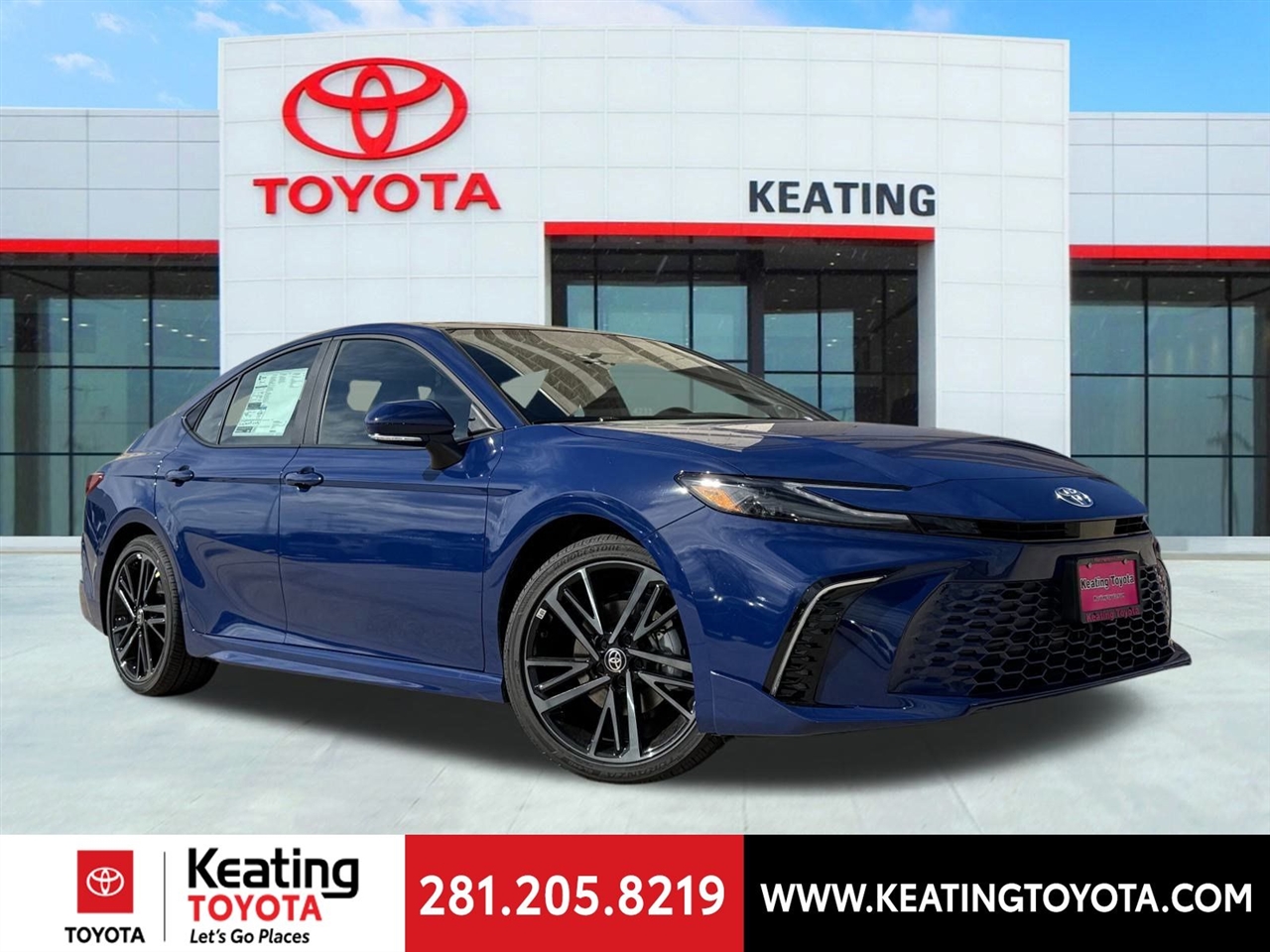 Toyota Camry Hybrid XLE 2026