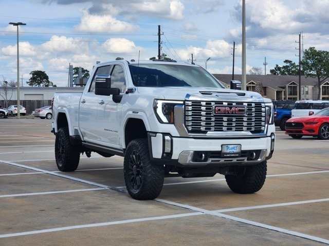 GMC Sierra 2500HD Denali Crew Cab 4WD SB 2024