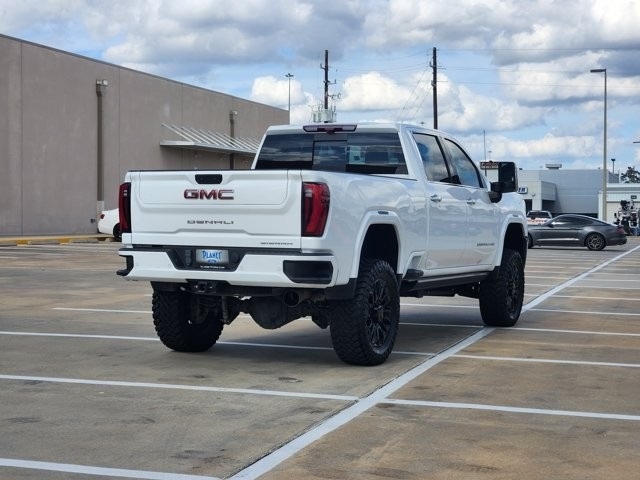 GMC Sierra 2500HD Denali Crew Cab 4WD SB 2024