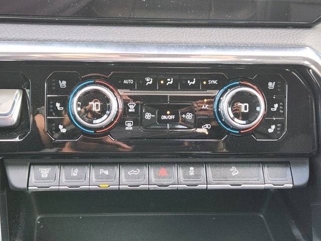 GMC Sierra 2500HD Denali Crew Cab 4WD SB 2024