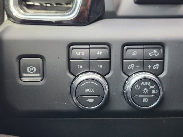 GMC Sierra 2500HD Denali Crew Cab 4WD SB 2024